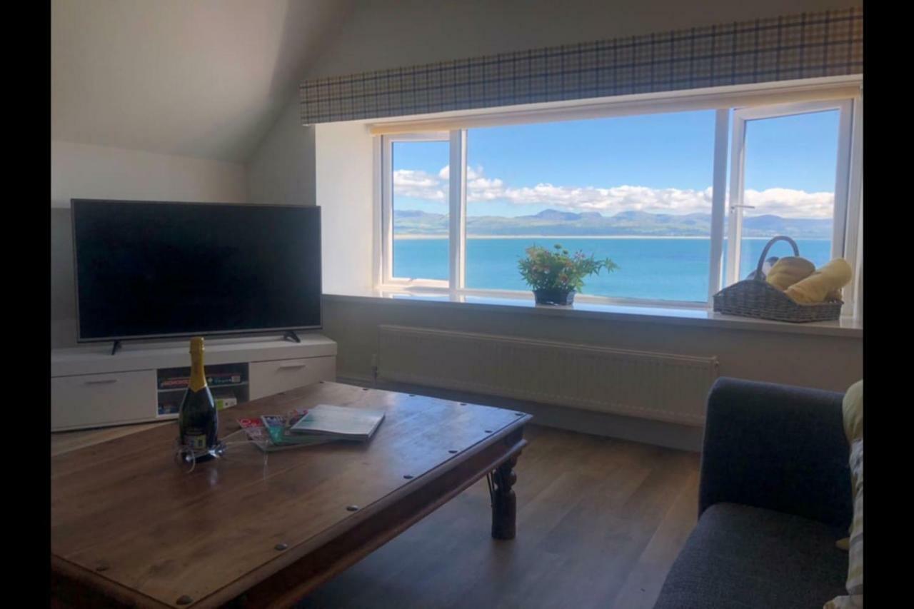 The Iris Apartment Criccieth Exterior photo